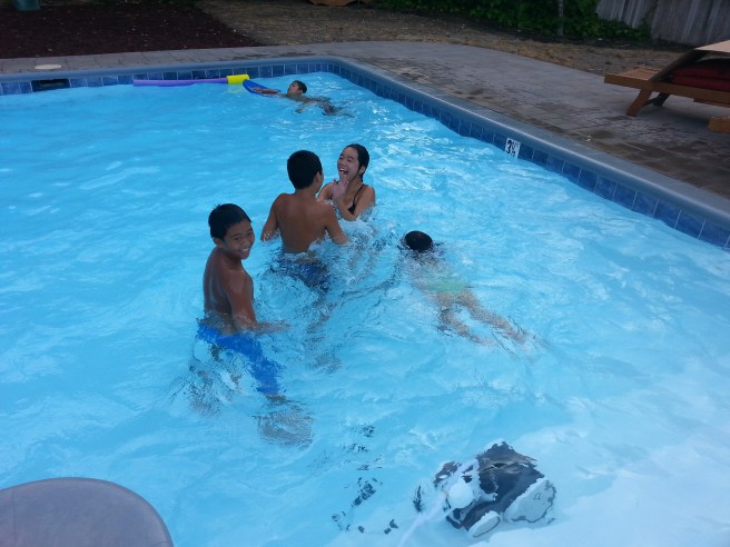 swimming hee cousins